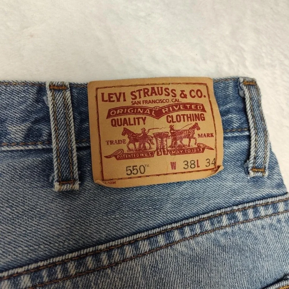 Vintage Levis 550 Jeans Mens 38x34 Blue Y2K Light Distressed‎ Straight Denim